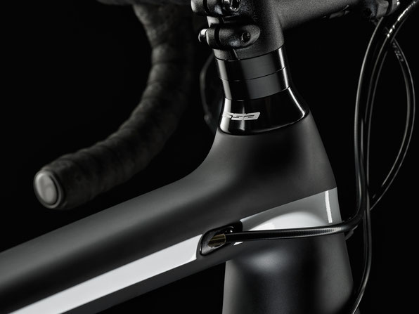 TREK 新型 エモンダSL