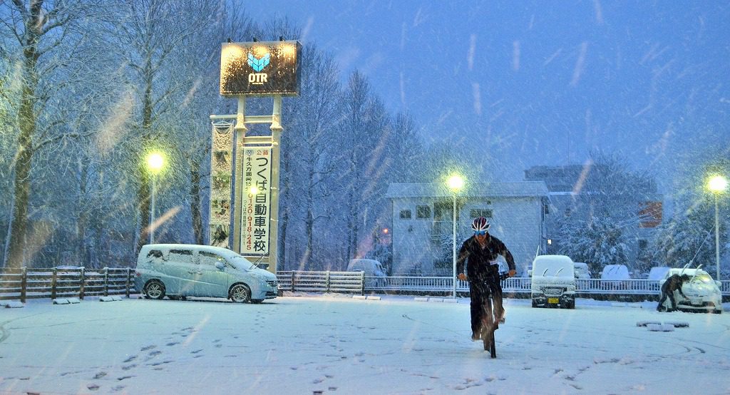 雪の日のオンザロードつくば店