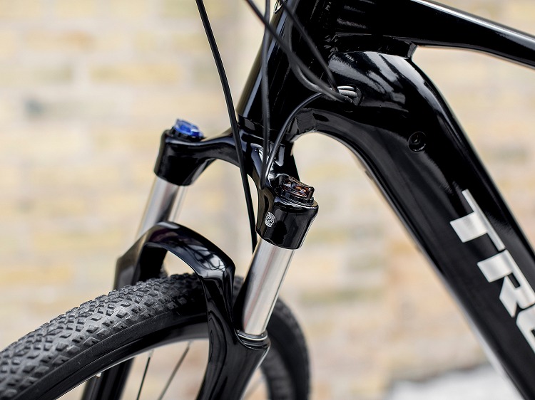 Dual Sport Plusのフロントフォークサスペンション