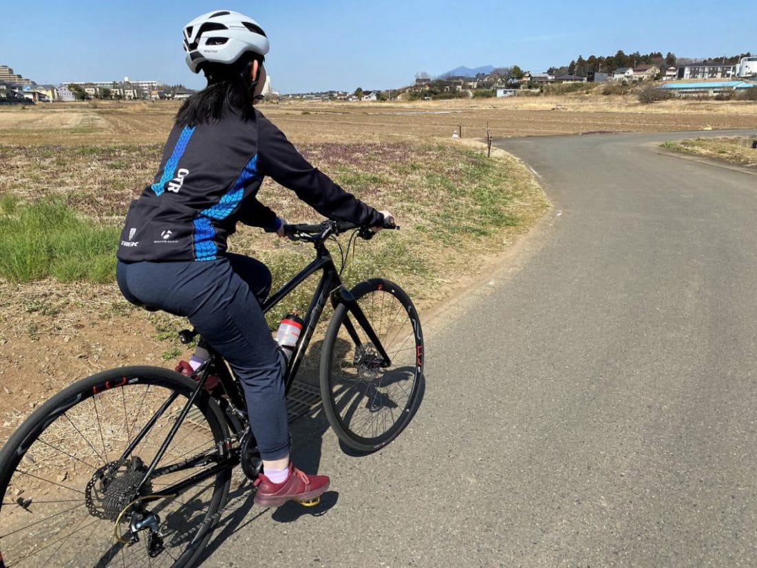 バイク屋まで自転車で行く